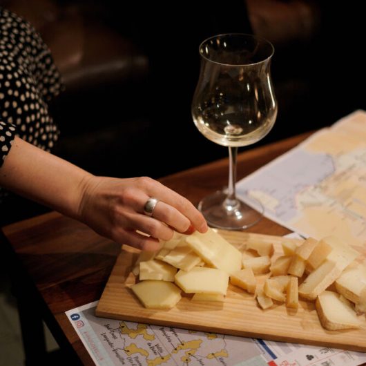 wine and cheese tasting in Nice